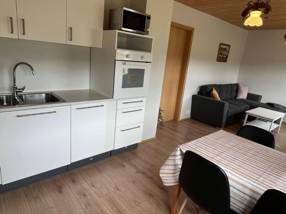 Black Valley Apartment Thoroddsstathir ภายนอก รูปภาพ